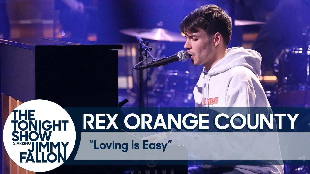 Rex Orange County performs “Loving Is Easy” on ‘The Tonight Show’