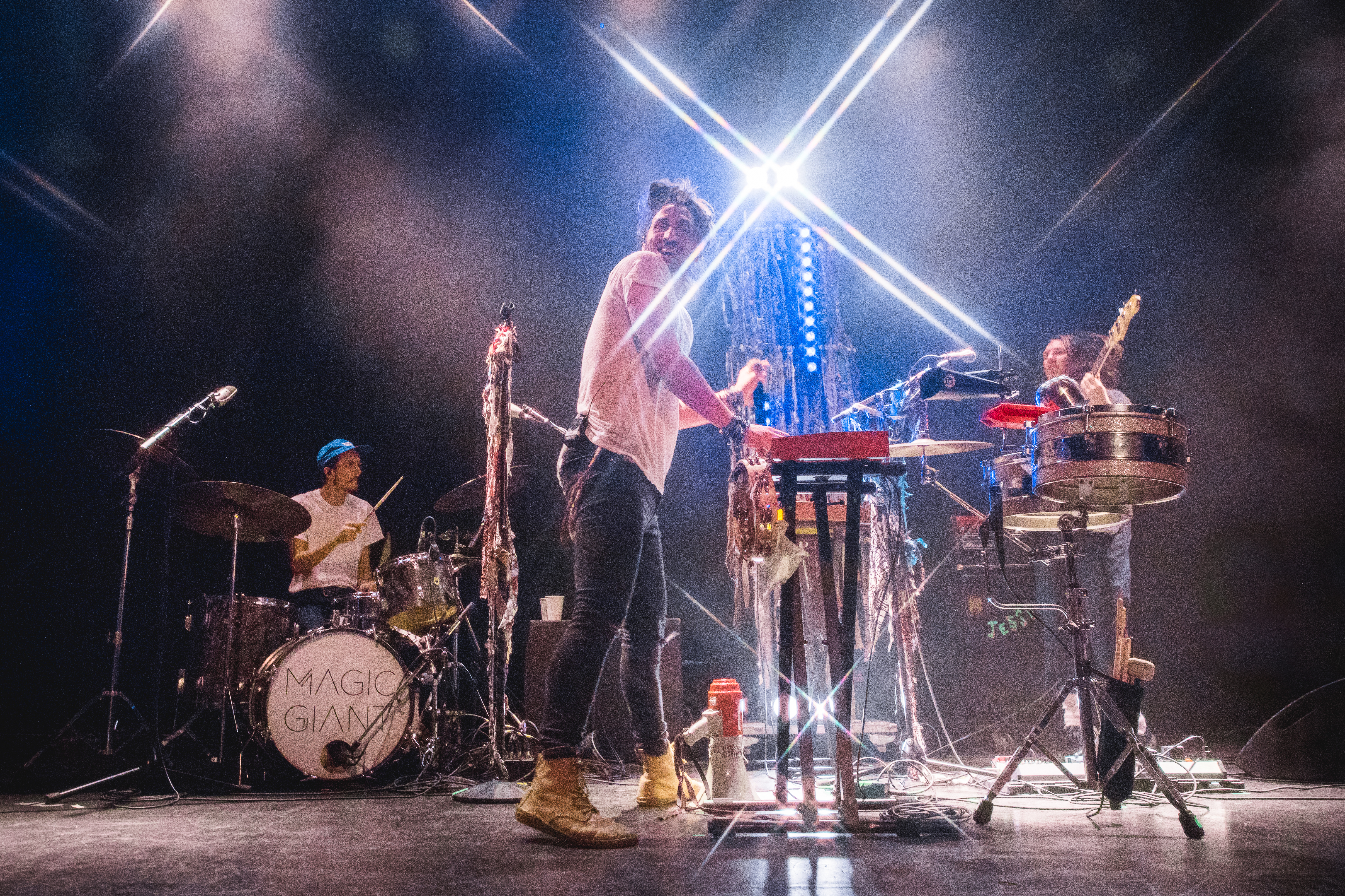 REVIEW: All the good vibes from Magic Giant