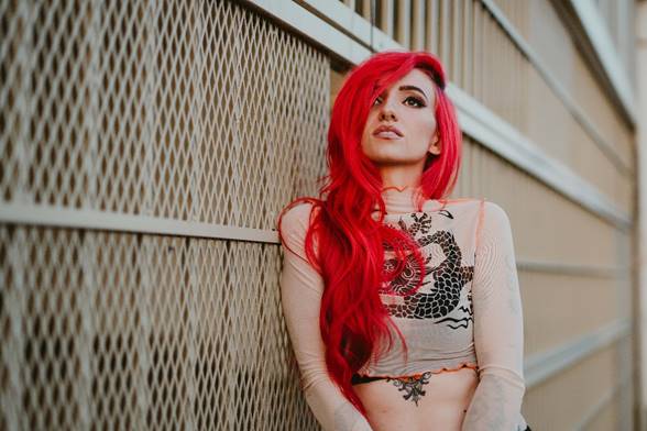 Lights signs to Fueled By Ramen, announces album and drops new track