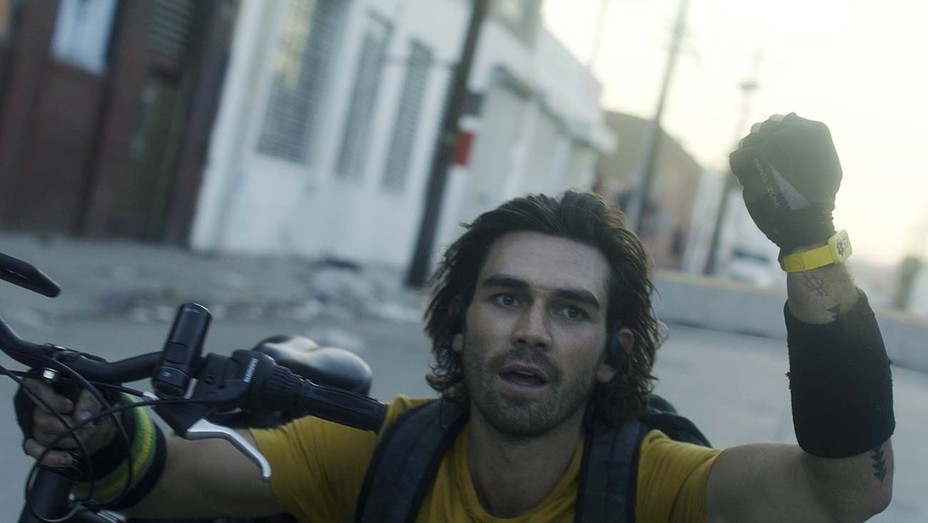 ‘Songbird’ Is A Pandemic Love Story That Chooses To Ignore Into It’s Deep-Seated, Substantial Questions