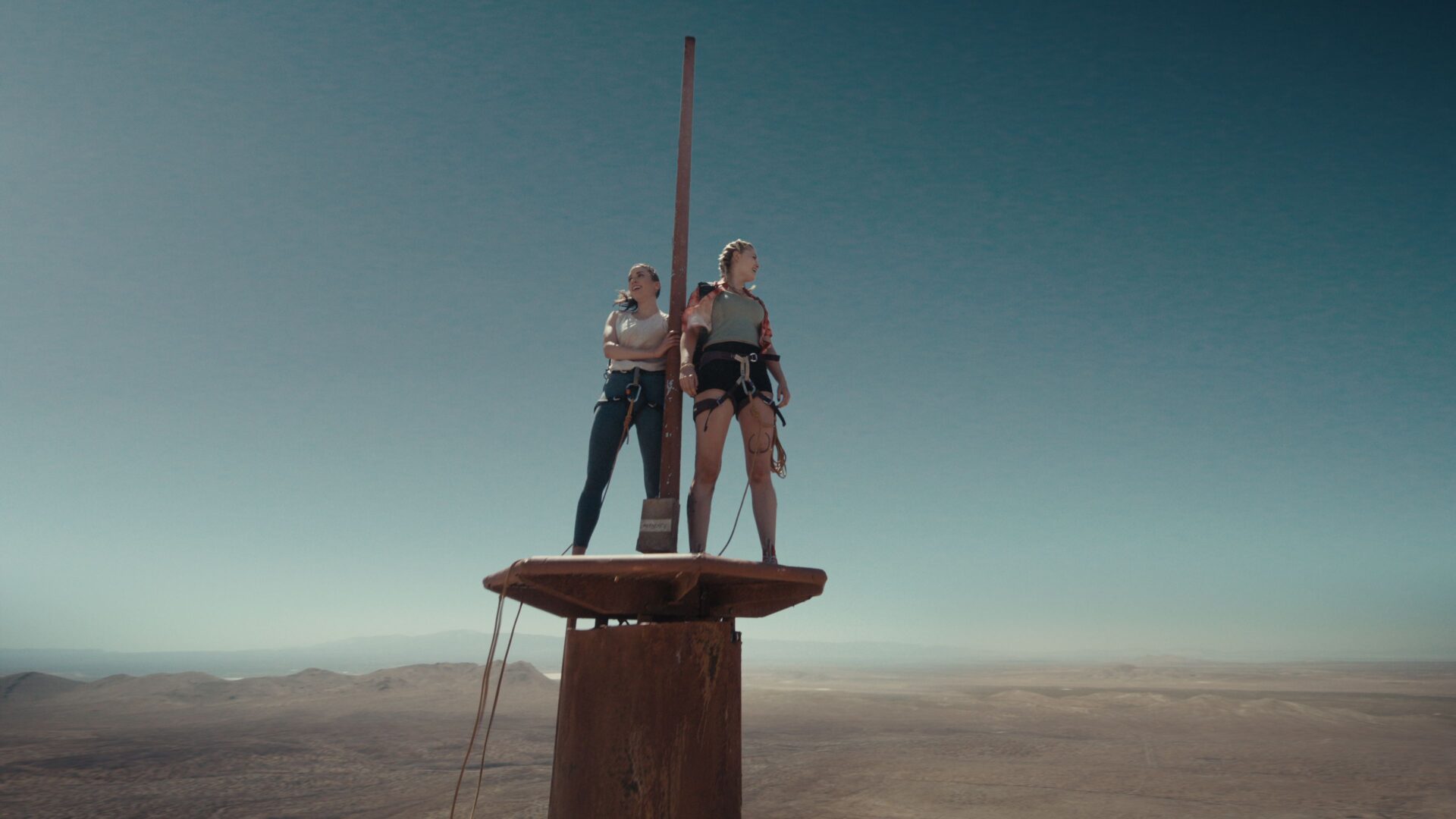 'Fall' Review: Dizzying Heights and Tension Interrupted By Narrative ...