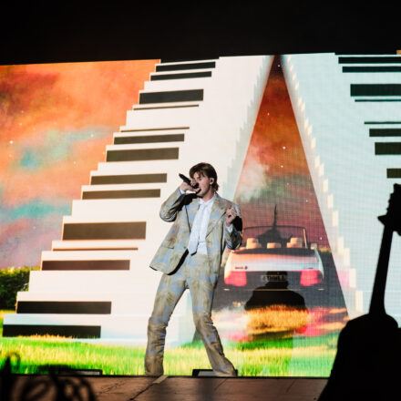 Up Ruel Full Body LIVE REVIEW | Ruel wraps up the 4th Wall Tour at Shrine Auditorium and ...