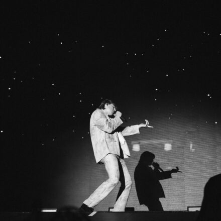 Up Ruel Full Body LIVE REVIEW | Ruel wraps up the 4th Wall Tour at Shrine Auditorium and ...
