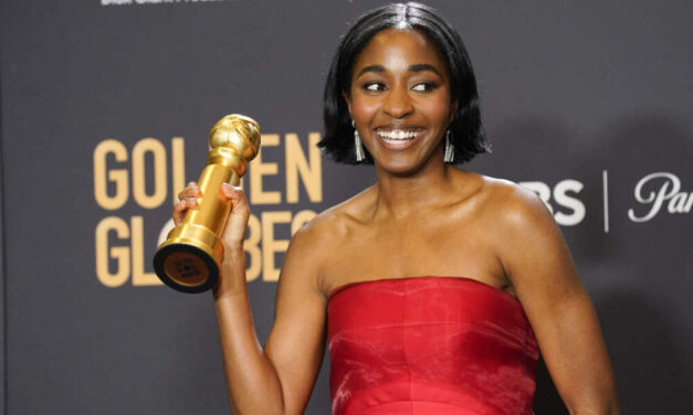 The Bear’s Romantic Fan Fiction Invades On Ayo Edebiri’s Golden Globes Win