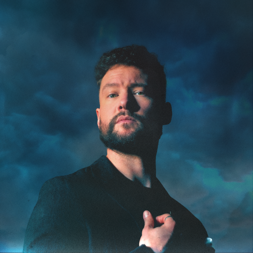 Calum Scott shares anthemic new single “Lighthouse” - Substream Magazine