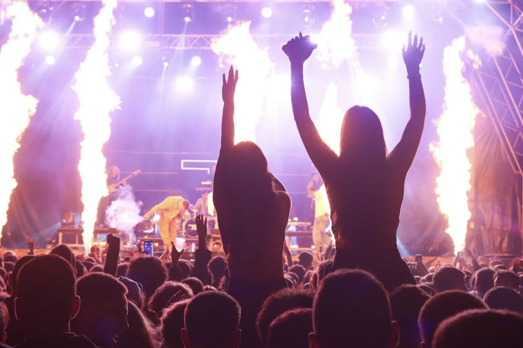 Here’s How You Can Loosen Up A Little While Attending A Concert